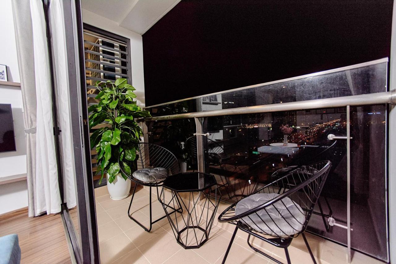 Aspaces Serviced Apartments - Vinhomes West Point Ханой Экстерьер фото
