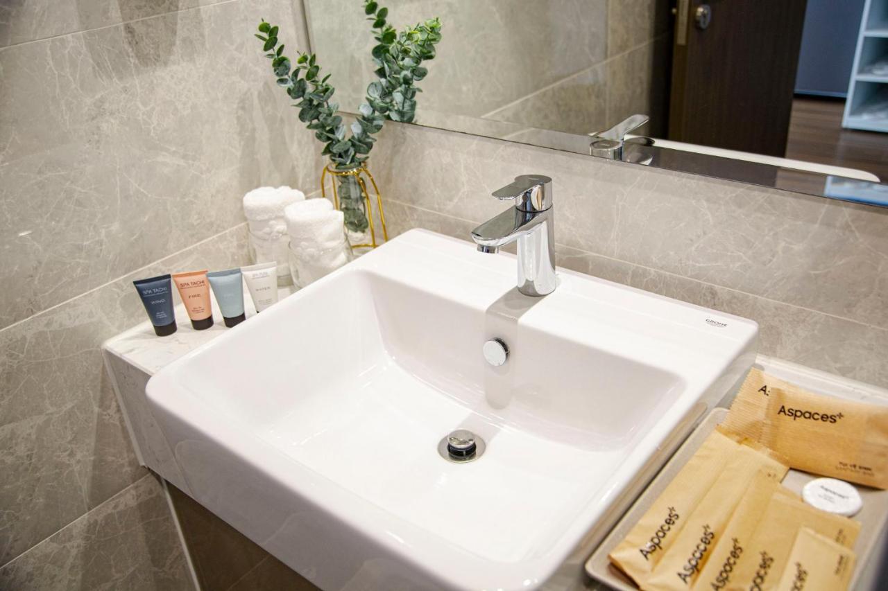 Aspaces Serviced Apartments - Vinhomes West Point Ханой Экстерьер фото