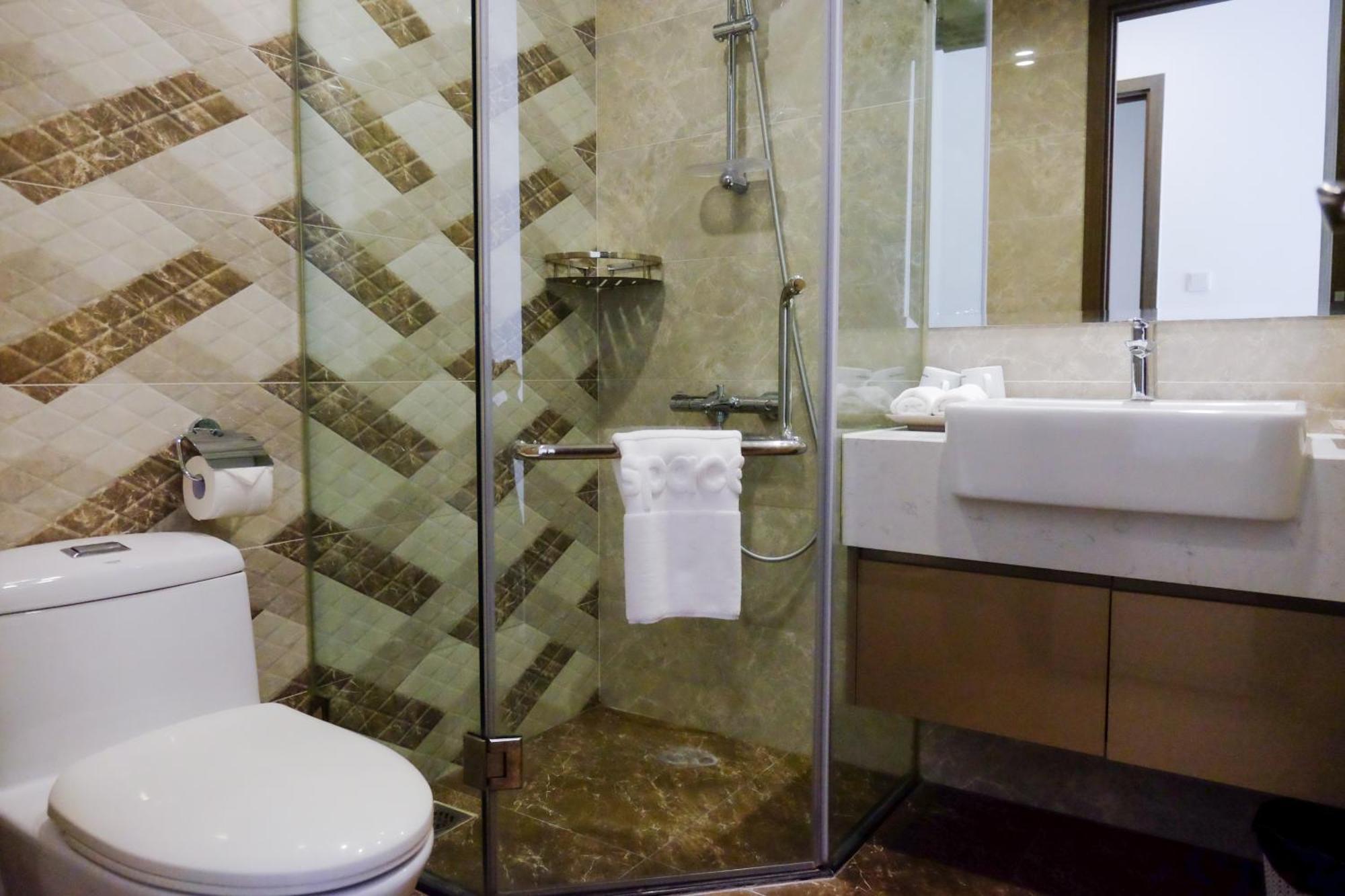 Aspaces Serviced Apartments - Vinhomes West Point Ханой Экстерьер фото