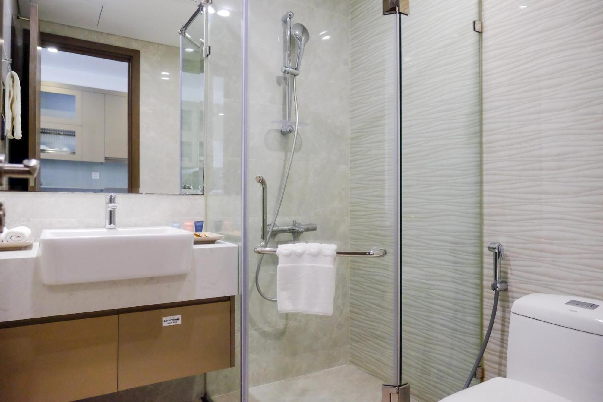 Aspaces Serviced Apartments - Vinhomes West Point Ханой Экстерьер фото